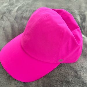 Lululemon sonic pink running hat